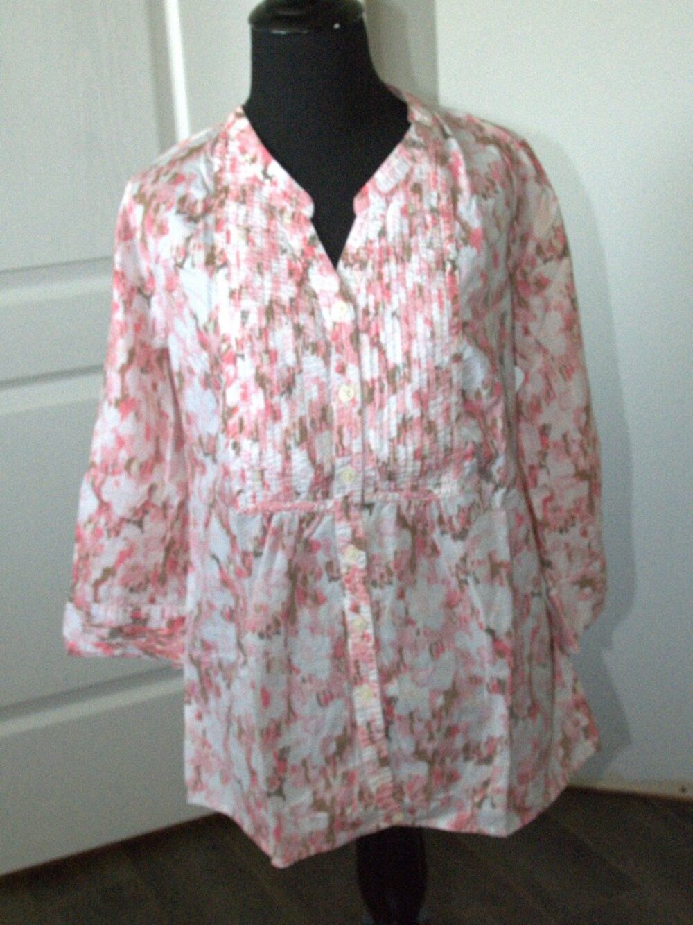 St. John Bay Women's Floral Blouse Vneck 3/4 Sleeve size Petite Large PL